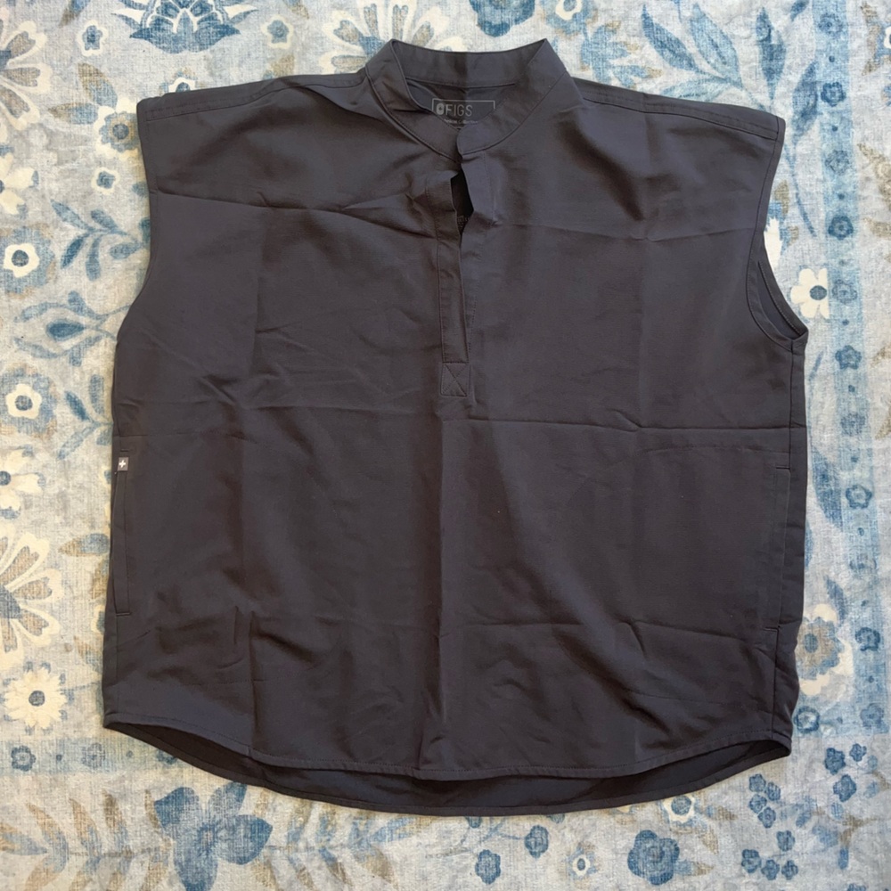 Figs charcoal Gray Cap Sleeve Mock-Neck Medical Scrub Top